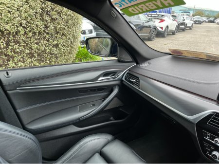 2021 BMW 5-Series - photo 17
