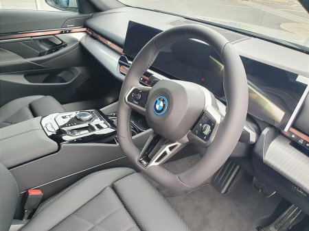 2026 BMW 5-Series - photo 6