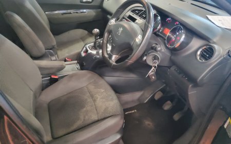 2016 Peugeot 5008 - photo 12