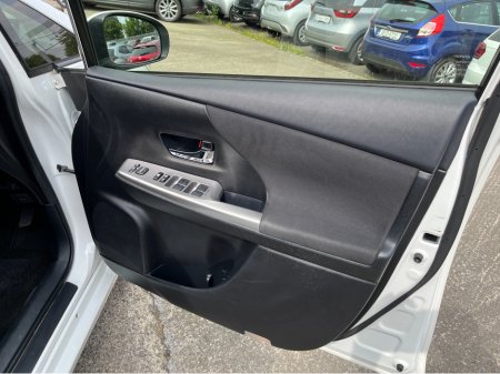 2015 Toyota Prius - photo 14