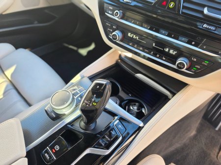 2022 BMW 5-Series - photo 13