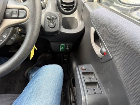 2011 Honda Fit - photo 11