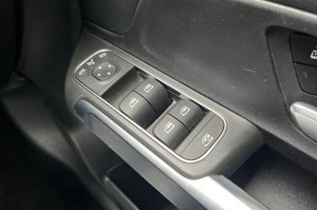 2025 Mercedes-Benz GLB - photo 16