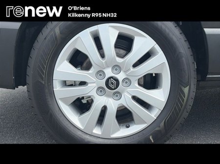 2026 Renault Trafic - photo 9