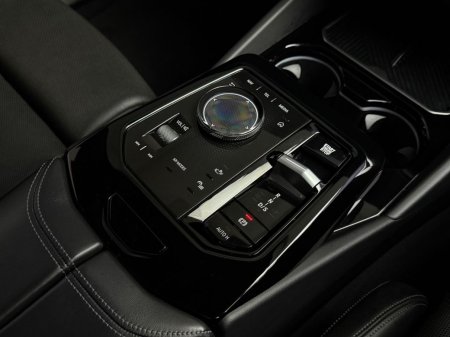 2024 BMW 5-Series - photo 19