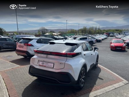 2024 Toyota C-HR - photo 2