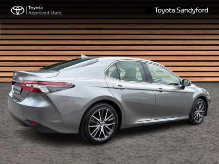 2023 Toyota Camry - photo 2