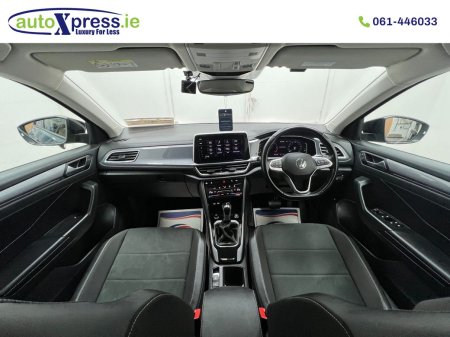 2023 Volkswagen T-Roc - photo 2