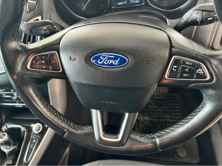 2016 Ford Focus - photo 15