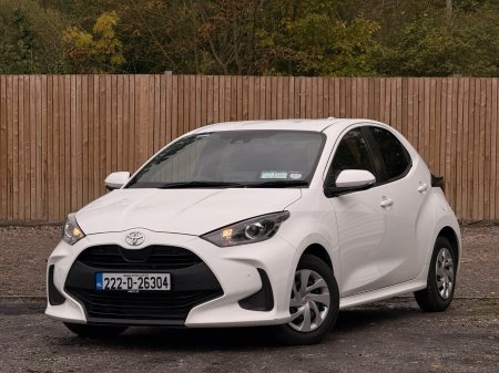 2022 Toyota Yaris - photo 2
