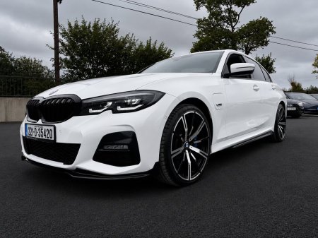 2022 BMW 3-Series - photo 2