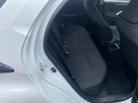 2023 Toyota Yaris - photo 12