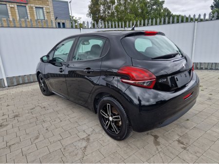 2017 Peugeot 208 - photo 7