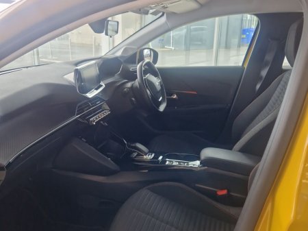 2021 Peugeot 208 - photo 9