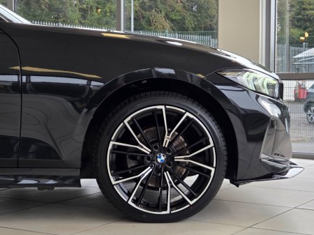 2023 BMW 3-Series - photo 2