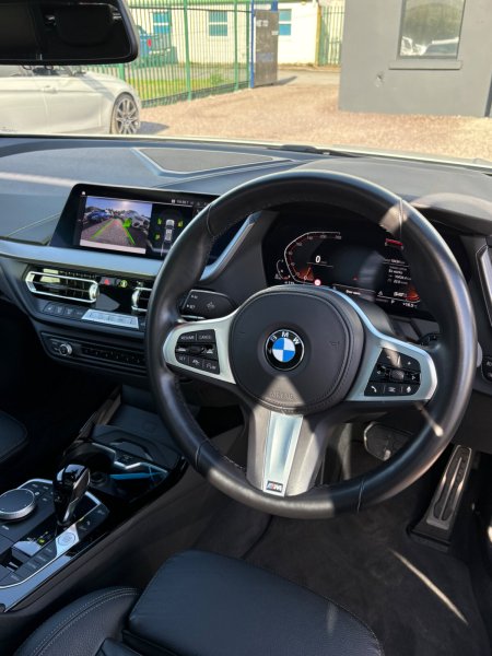 2022 BMW 1-Series - photo 19