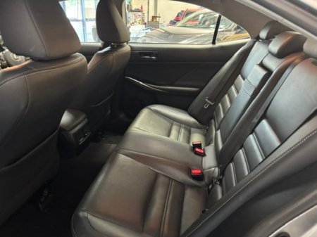 2015 Lexus IS - photo 11