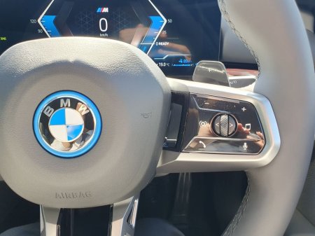 2026 BMW 5-Series - photo 18