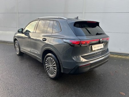 2025 Volkswagen Tiguan - photo 3