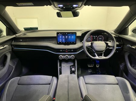 2026 Skoda Superb - photo 2