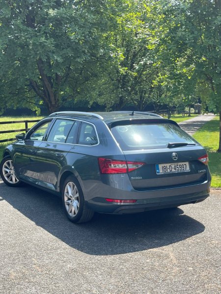 2018 Skoda Superb - photo 8