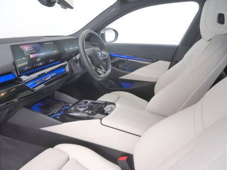 2026 BMW 5-Series - photo 7