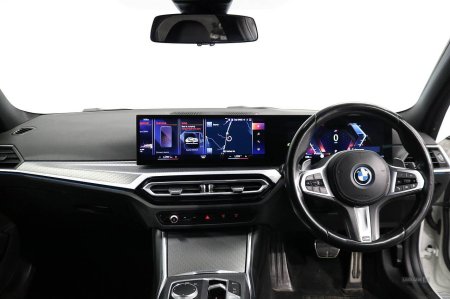 2023 BMW 3-Series - photo 17