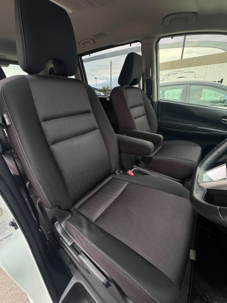 2019 Nissan Serena - photo 10