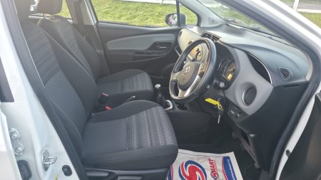 2016 Toyota Yaris - photo 9