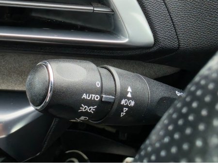 2018 Peugeot 5008 - photo 11
