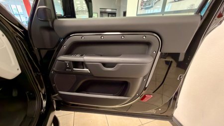 2025 Land Rover Defender - photo 15