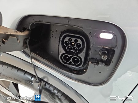 2025 Volkswagen Tiguan - photo 21
