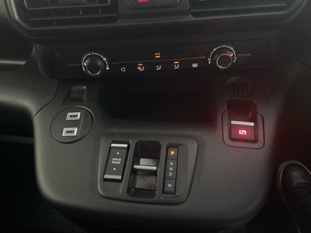 2026 Toyota Proace City - photo 13