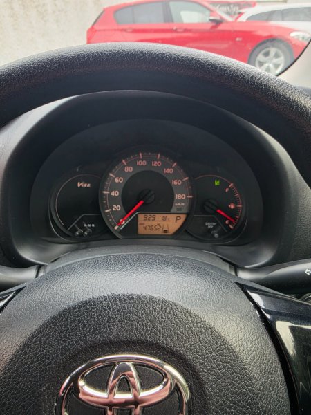 2018 Toyota Vitz - photo 11