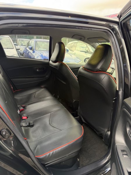 2017 Toyota Vitz - photo 10