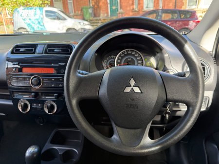 2015 Mitsubishi Space Star - photo 15