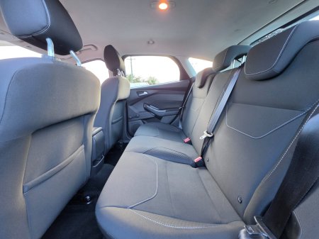 2017 Ford Focus - photo 24