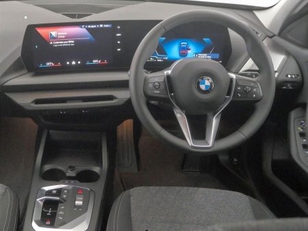 2025 BMW 1-Series - photo 5