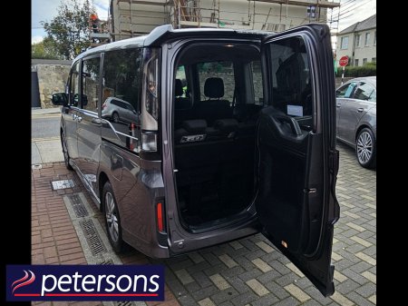 2017 Honda Stepwagon - photo 9