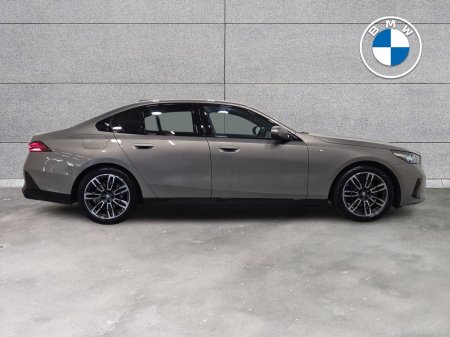 2024 BMW 5-Series - photo 24