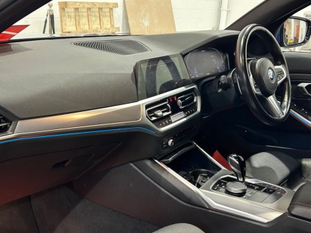 2022 BMW 3-Series - photo 18