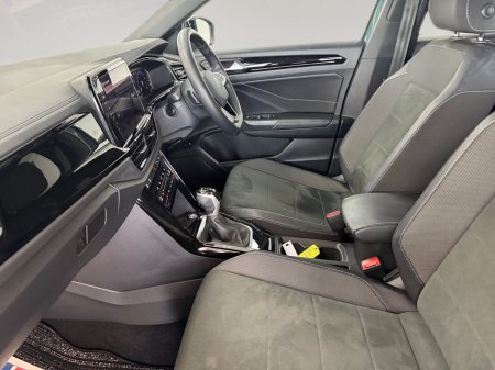 2024 Volkswagen T-Roc - photo 17