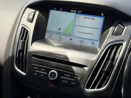 2017 Ford Focus - photo 6