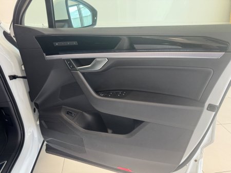 2020 Volkswagen Touareg - photo 10