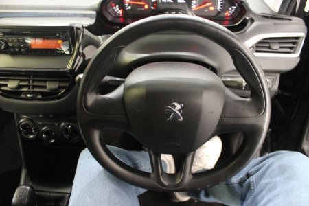 2013 Peugeot 208 - photo 24