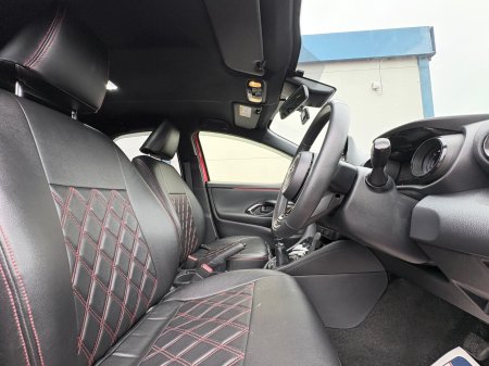 2021 Toyota Yaris - photo 8