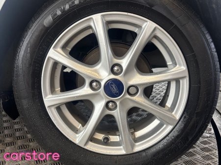 2018 Ford Fiesta - photo 14