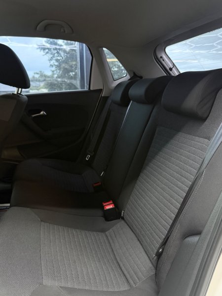 2012 Volkswagen Polo - photo 18