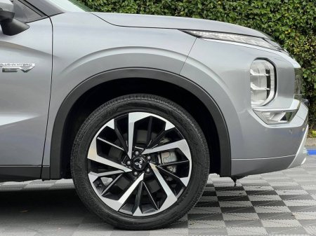 2022 Mitsubishi Outlander - photo 9