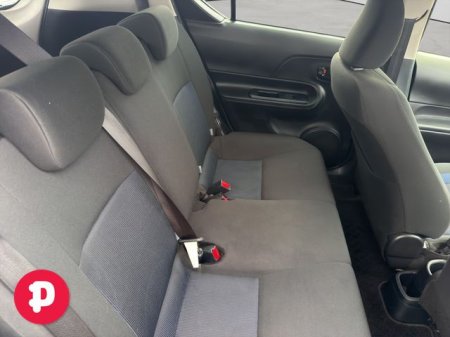 2019 Toyota Aqua - photo 18